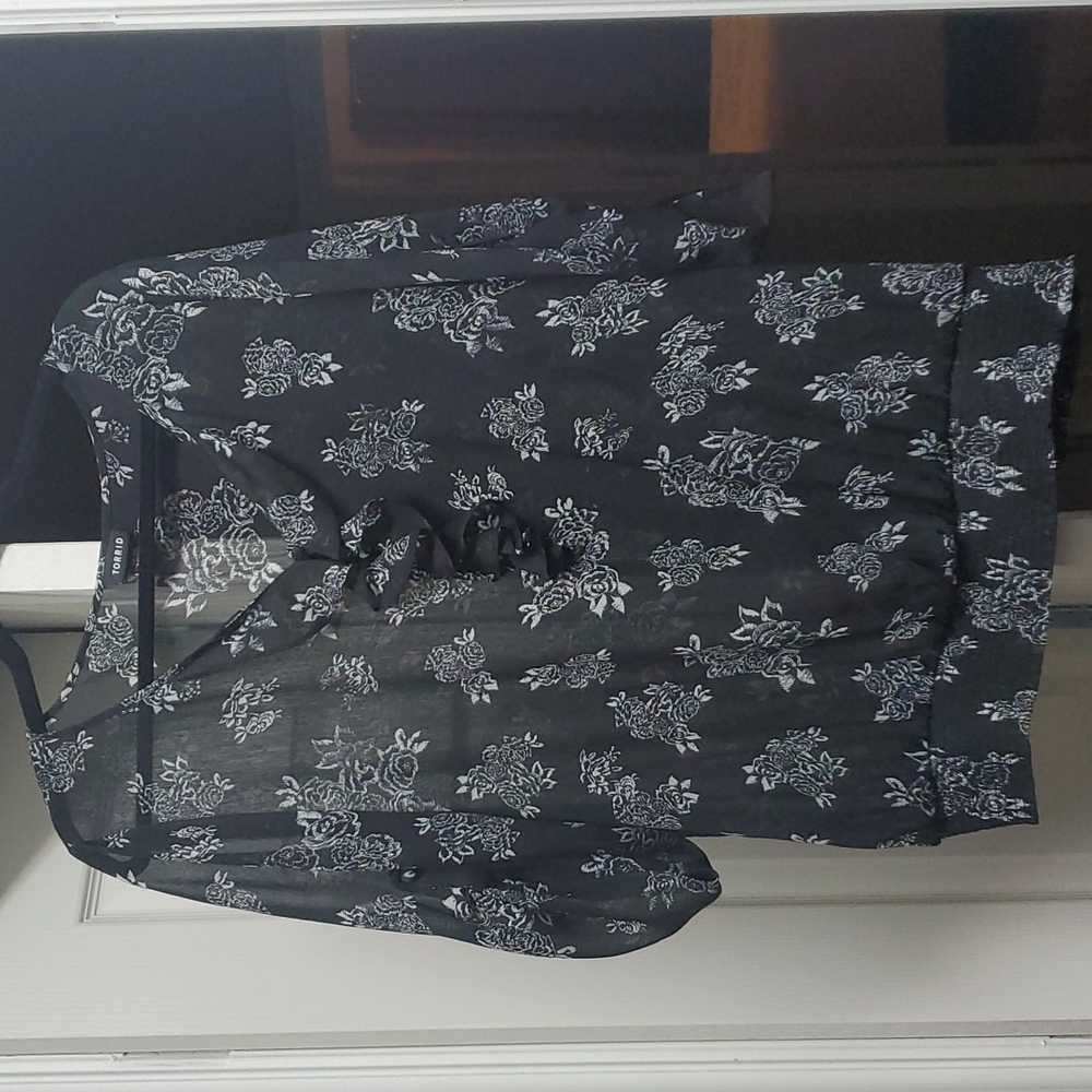 Black and white floral top
